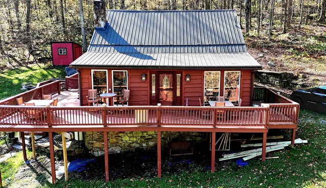 Traditional Mountain Cabin minutes from Kooser Lake and Hidden Valley Resort