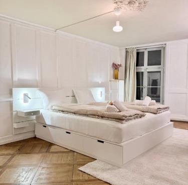 Traditional old town apartment in perfect location