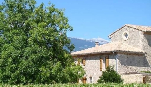 Traditional Provencal gite, offering quietness and serenity