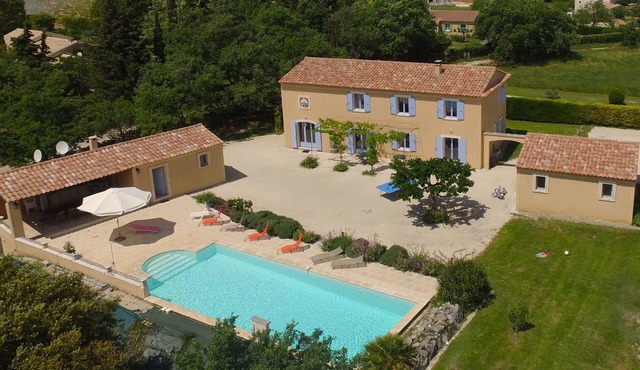 Traditional provincial holiday home - air conditioned