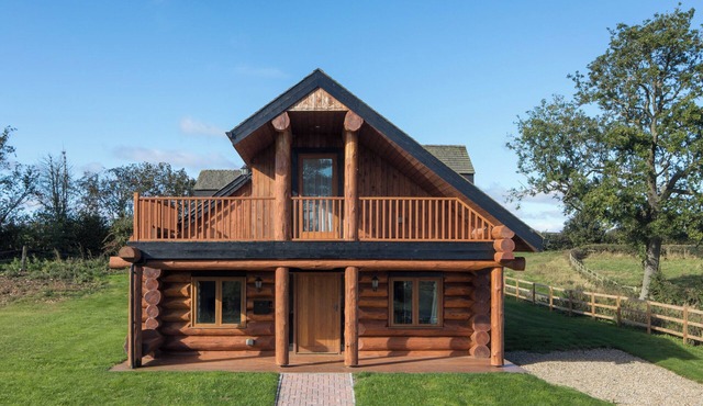 Traditional Scandinavian/North American Log Home
