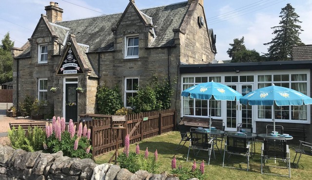 Traditional Scottish Lodge with countryside views