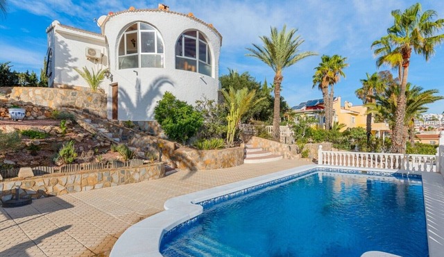 Traditional Spanish house with private swimming pool
