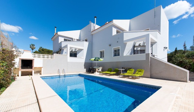 Traditional spanish property, 5 min by car from the beach and near the shops