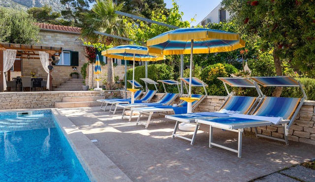 Traditional stone villa to enjoy sea, sun, silence, heated pool, and sea view