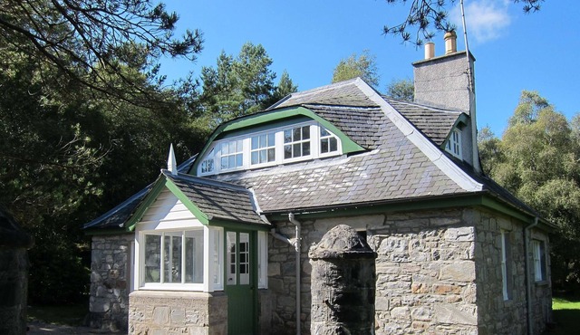 Traditional Stone Built Gate House In The Heart Of The Highlands