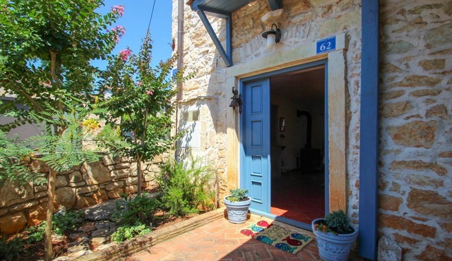 Traditional stone house in the heart of Istria with air conditioning, WiFi, barbecue