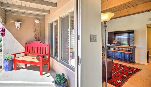 Traditional-style Adobe Casita - Walk to Dtwn