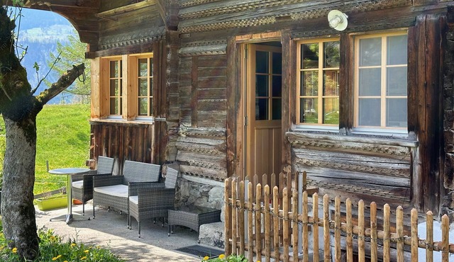 Traditional Swiss Chalet Haslital / Jungfrau region - Brienz Lake
