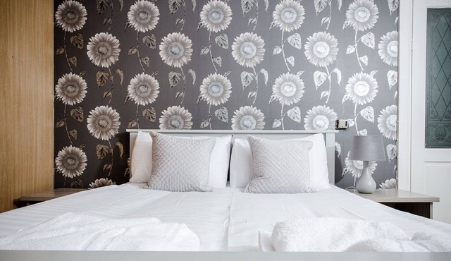 Traditional Terrace House in Larkhall