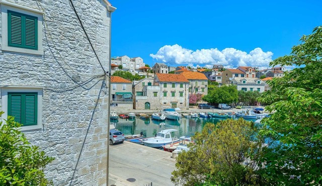 Traditional Villa Bonaca in Sumartin with private pool, Brač Island, near sea