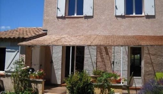 Traditional villa located 6 kms from St Remy de Provence and 12 kilometers from Avignon