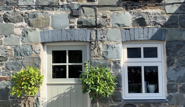 Traditional Welsh Cottage In Snowdonia National Park. Visit Wales 4 Star Rated