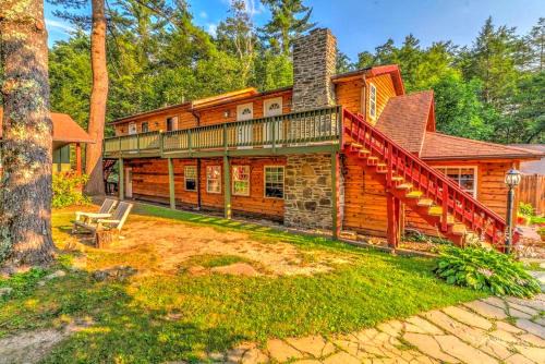 Traditional Wooden Cabin Rental in the Poconos, Pennsylvania