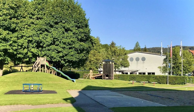 Traditionelle Appenzellerwohnung mit Garten und Spielplatz