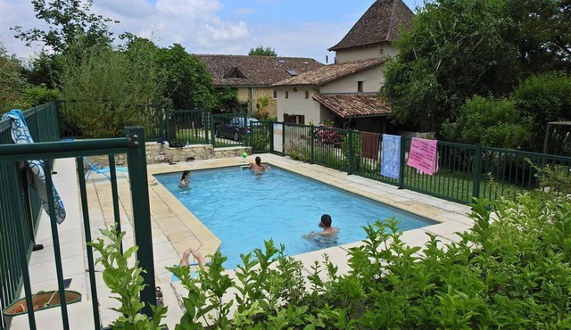 Traditionnal Cottage in a FarmHouse with Private Pool.