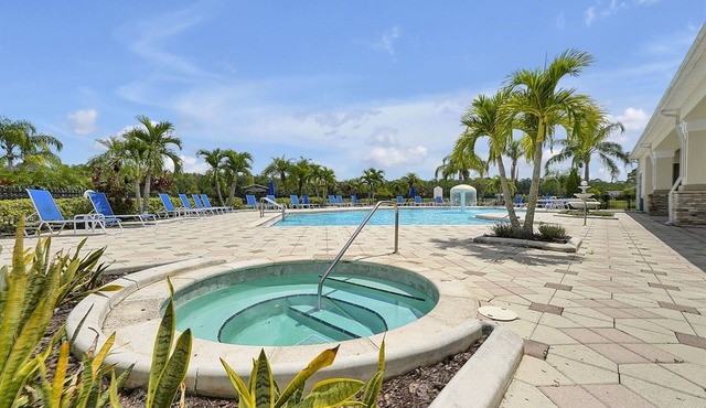 Trafalgar Villa Close 2 Disney-Game Room-Private Pool/Spa