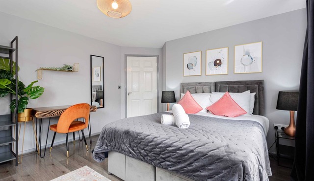 Trafford Centre Cityscape Hideaway – Free Parking