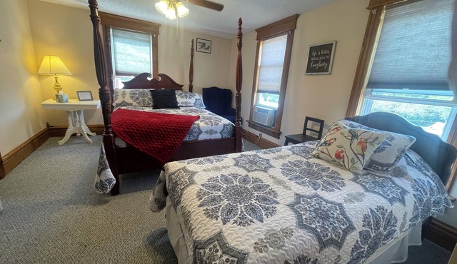 Trail House Wonderful Winter Getaway.15 minutes 7 Springs #fOUR