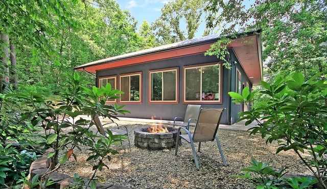 Trail on Property, Amazing AVL Location, & Hot Tub