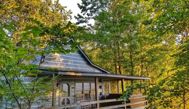 Trail`s End-Hot tub-Wi-Fi,-pets ok-Pool Table-Fireplace-Screened Porch-Activities