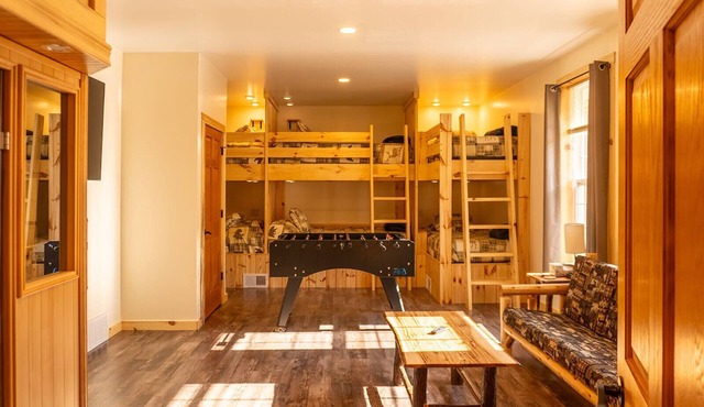 Trail Verge Riverside Bunkhouse 14B