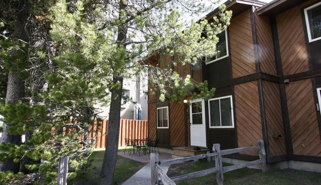 Trails Edge Retreat - West Yellowstone Townhome