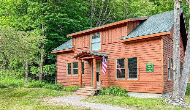 Trails End Cabin - Historic Inlet Home