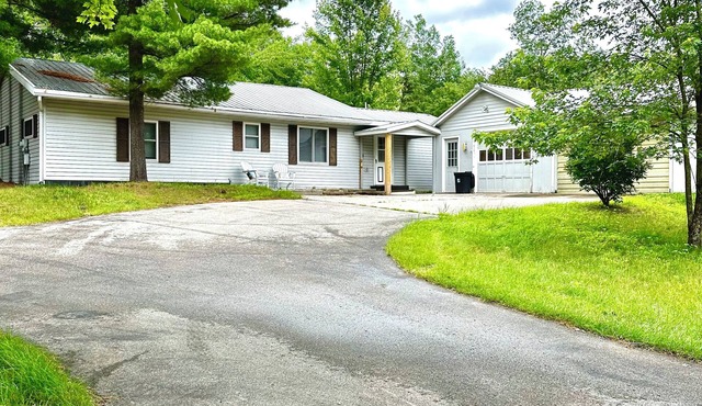 Trails+R&R+H2O Falls+One Hour From Lambeau!