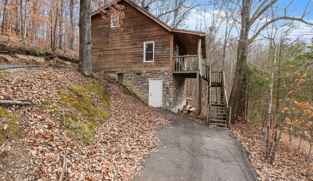 TRAILS & TRANQUILITY - Cozy Cabin on 30 Acres