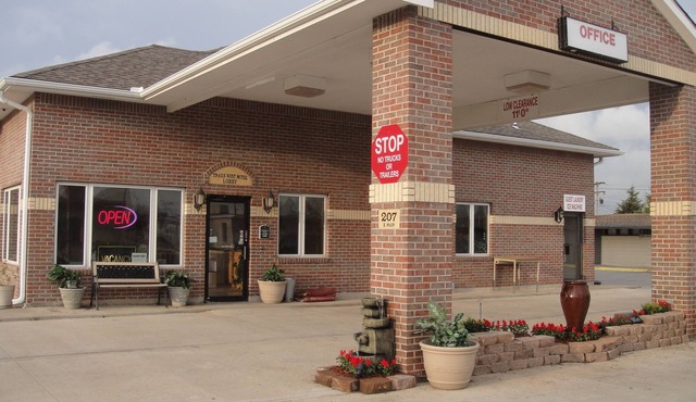 Trails West Motel