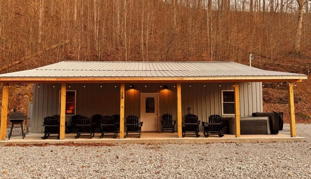 Trailside ATV Lodge #E | 3BR | Sleeps 14 | Hot Tub