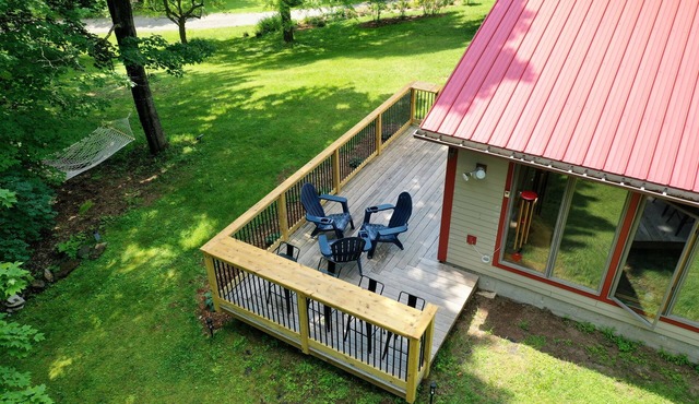 Trailside! Bike In Bike Out, Steps to Town. Outdoor shower, fire pit, & more.