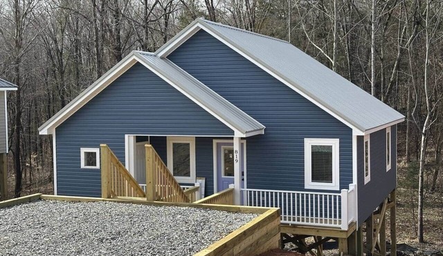Trailside Cottage | Spacious 2BR Near Greenfront