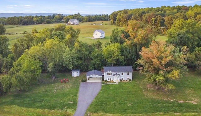 Trailside Retreat in breathtaking Western Loudoun