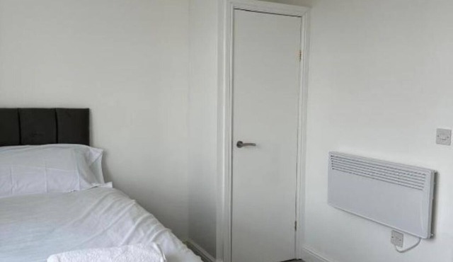 Train Station Aparthotel - Free Wifi, Free Parking Deluxe Double Studio