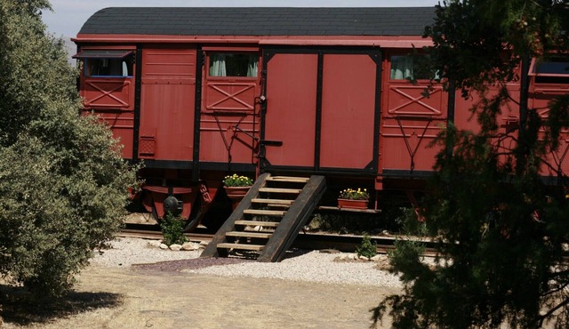 TRAIN WAGON