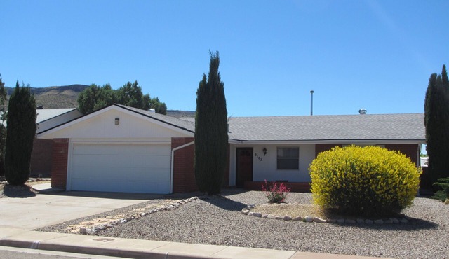 Training at Holloman or White Sands? looking for a Short Term Furnished Rental?