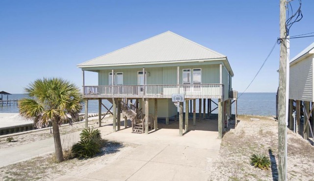 TraMarLis - Bright and Airy Bayfront home, Enjoy unobstructed views and amazing fishing! home