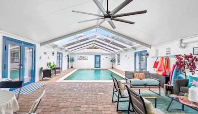 Tranquil 1-acre 1-bed 1ba pool cottage attached to main rental home near beaches