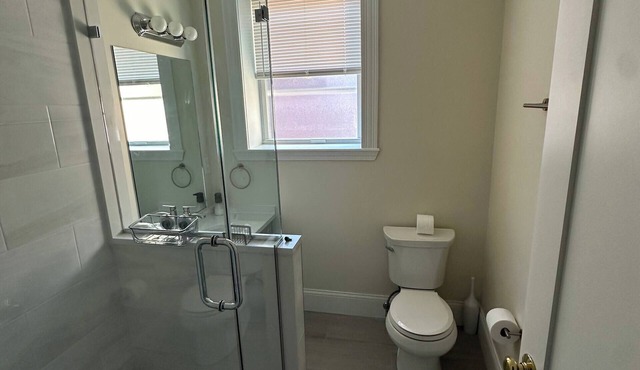 Tranquil 1-bedroom apartment with AC in charming Brookline - 11#6