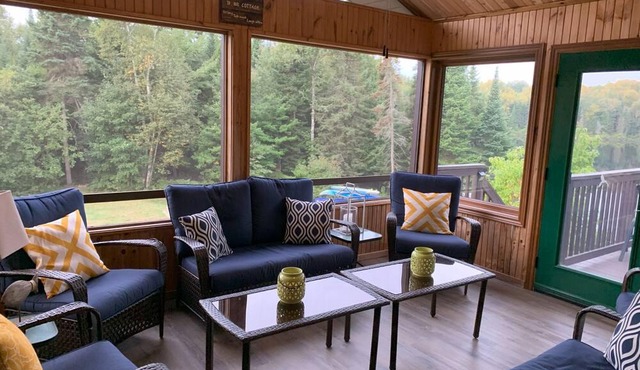 Tranquil, 10 Acre Private, Waterfront, Getaway!