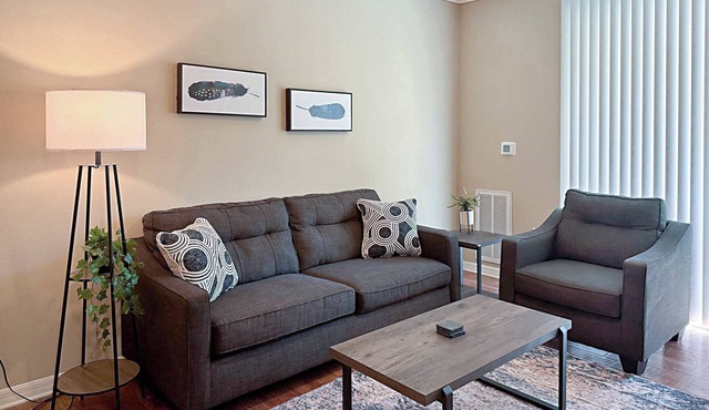 Tranquil 1st Floor Apt with Parks, Prime North Tampa