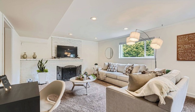 Tranquil 2-bed SeaTac Hideaway!