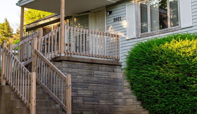 Tranquil 2-bedroom house with WiFi in Connellsville