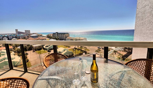 Tranquil 2-bedroom, 2-bath condo with private beach in Miramar Beach