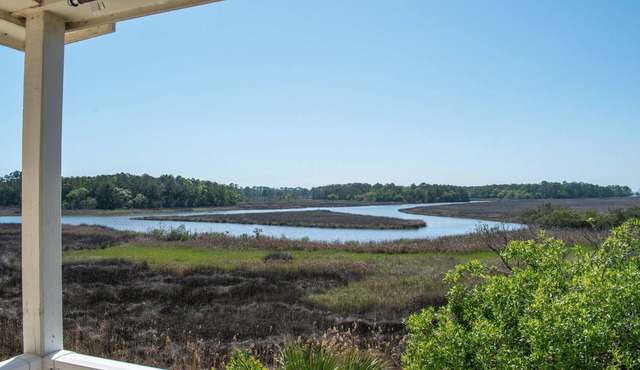 Tranquil 2-bedroom condo in Ocean Springs with fitness room, WiFi