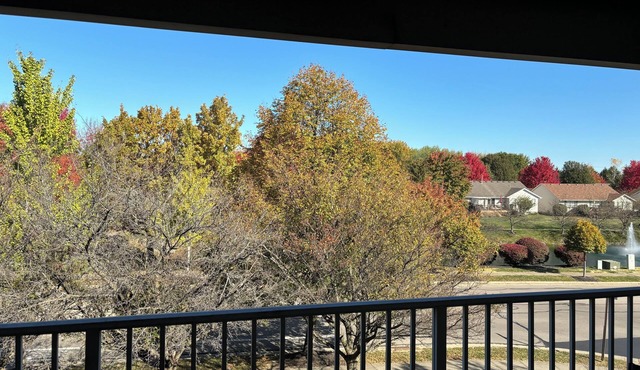 Tranquil 2-bedroom 2-bath condo with AC in charming Mason