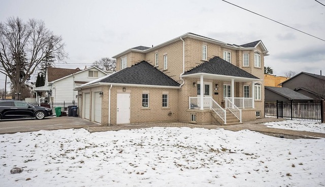 Tranquil 2-bedroom basement with in charming Mississauga