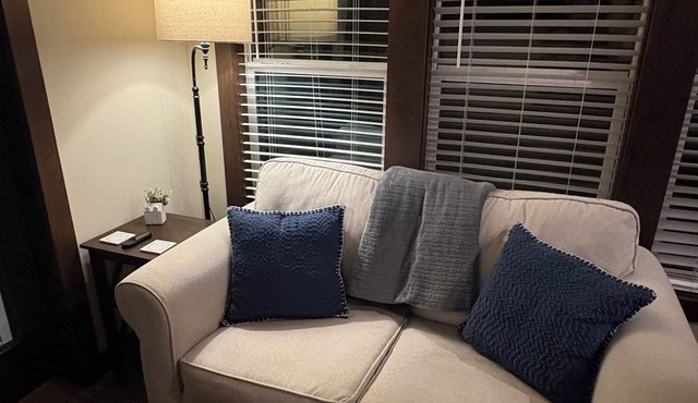Tranquil 2-bedroom cottage with AC in charming Carolina, AL